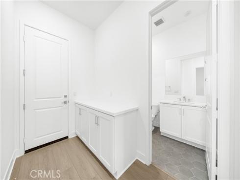 165  Sawbuck  , Irvine, CA