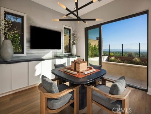 560  Peninsula  , Irvine, CA