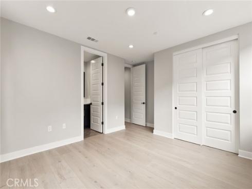 204  Stage  , Irvine, CA