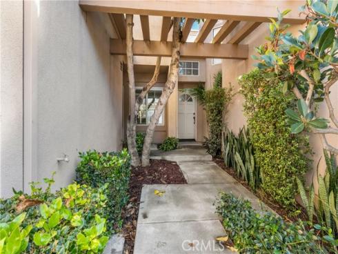 28  Almador  , Irvine, CA