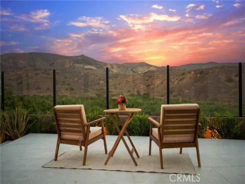 100  Albero  , Irvine, CA