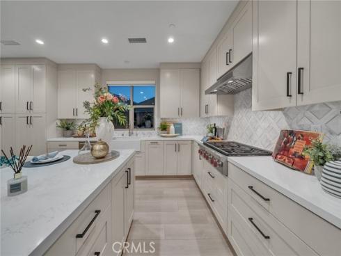 100  Albero  , Irvine, CA