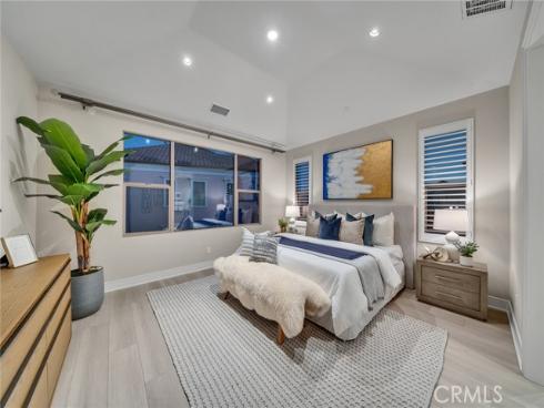 100  Albero  , Irvine, CA