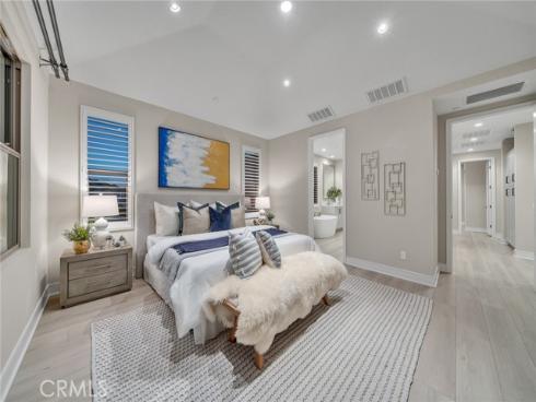 100  Albero  , Irvine, CA