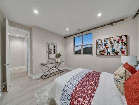 100  Albero  , Irvine, CA