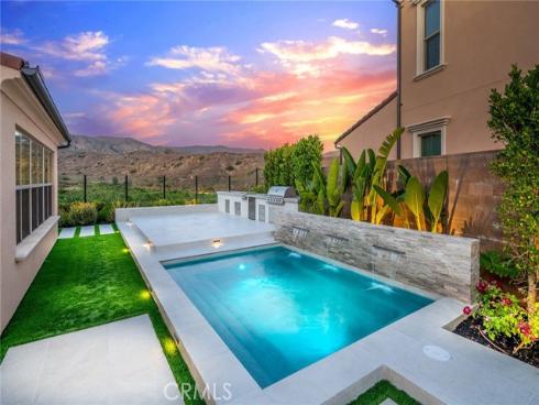 100  Albero  , Irvine, CA