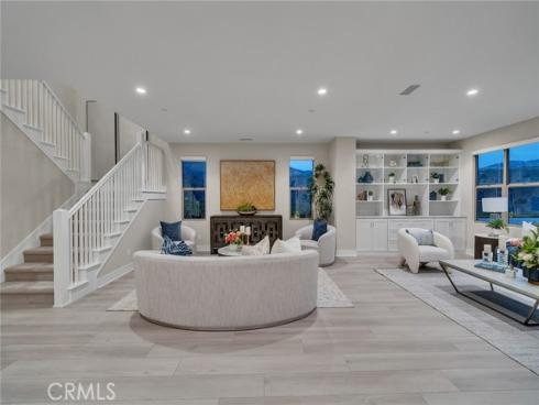 100  Albero  , Irvine, CA