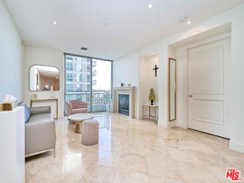 5072  Scholarship  505D , Irvine, CA