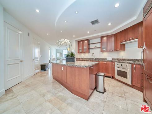 5072  Scholarship  505D , Irvine, CA