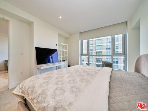 5072  Scholarship  505D , Irvine, CA