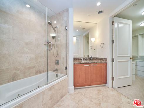 5072  Scholarship  505D , Irvine, CA