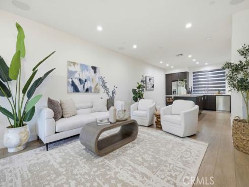 53  Gramercy  , Irvine, CA