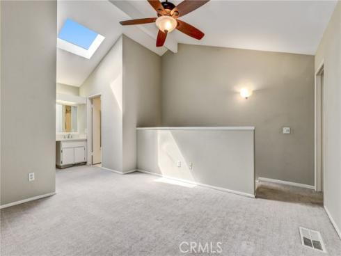 162  Pineview  , Irvine, CA