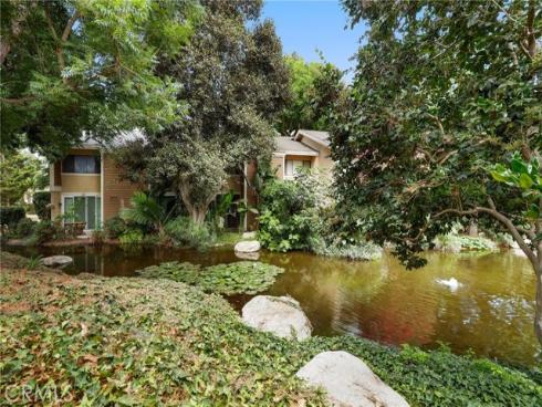 162  Pineview  , Irvine, CA