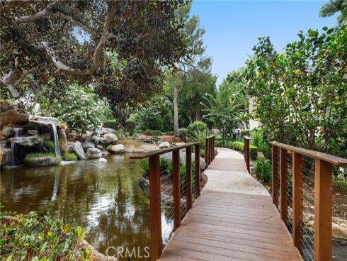 162 Pineview , Irvine, CA