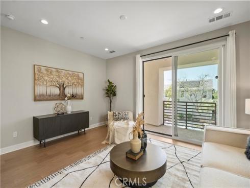 370  Sawbuck  , Irvine, CA