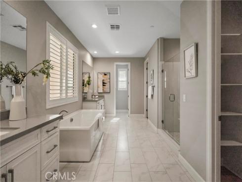 370  Sawbuck  , Irvine, CA