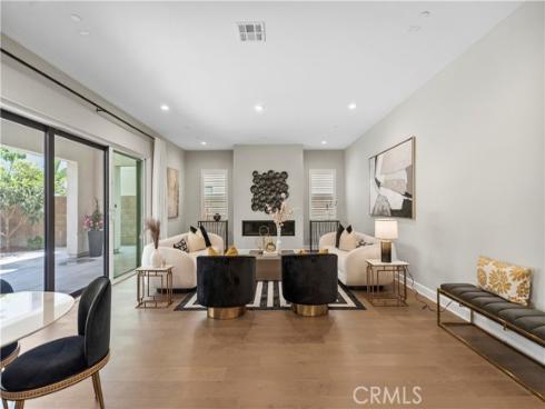 370  Sawbuck  , Irvine, CA