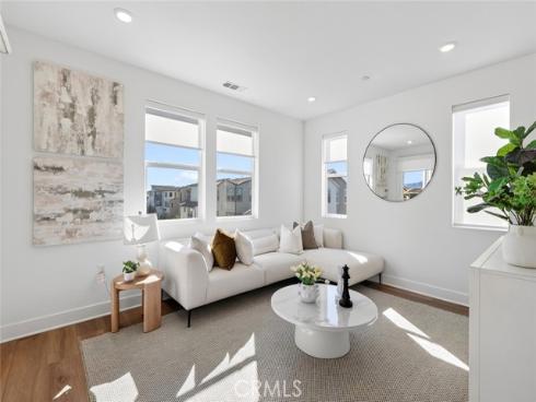 418 Lobata , Irvine, CA