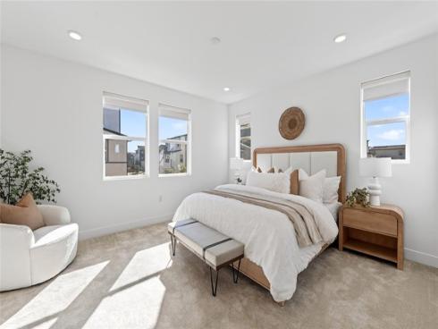 418 Lobata , Irvine, CA