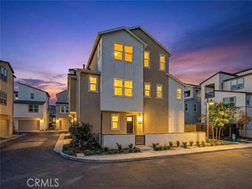 418 Lobata , Irvine, CA