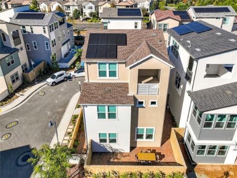 418 Lobata , Irvine, CA