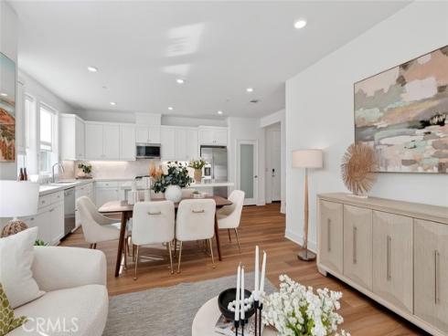 418 Lobata , Irvine, CA