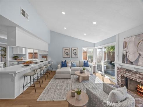 11  De Forest  , Irvine, CA