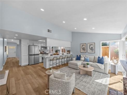 11  De Forest  , Irvine, CA