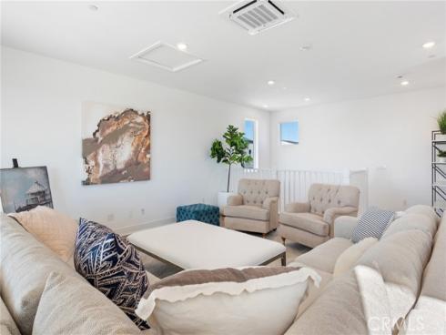 408 Treble , Irvine, CA