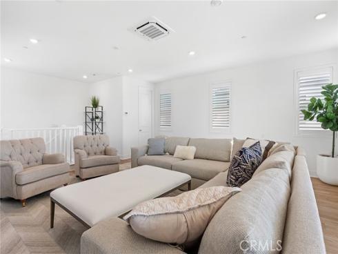 408 Treble , Irvine, CA