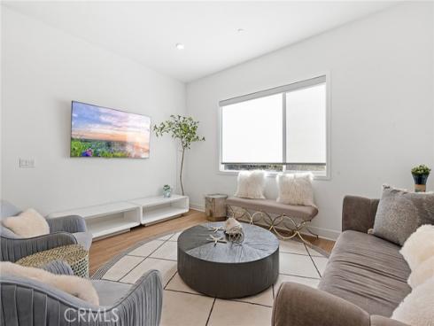 408 Treble , Irvine, CA