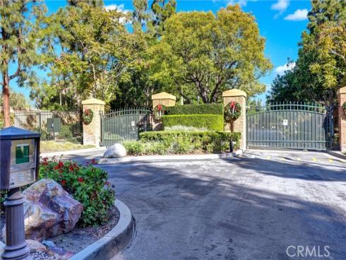 27  Ohio  , Irvine, CA