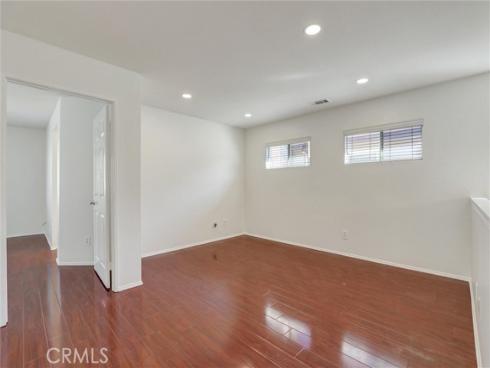 27  Ohio  , Irvine, CA