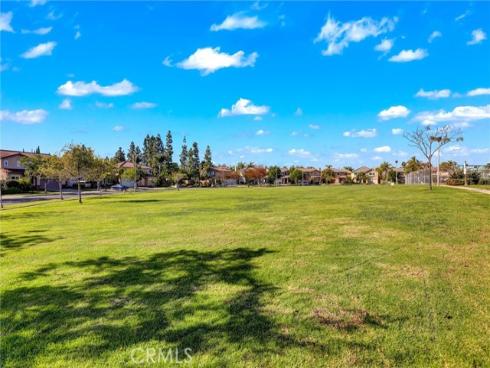 27  Ohio  , Irvine, CA