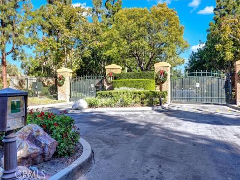 27  Ohio  , Irvine, CA