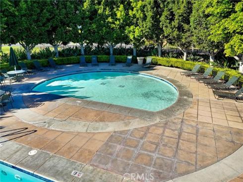 27  Ohio  , Irvine, CA