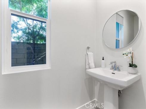 209 Paramount , Irvine, CA