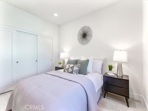 209 Paramount , Irvine, CA