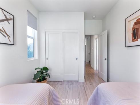 209 Paramount , Irvine, CA