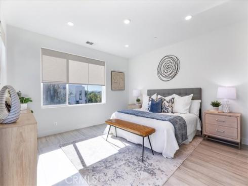 209 Paramount , Irvine, CA