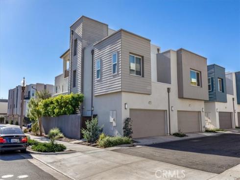 209 Paramount , Irvine, CA