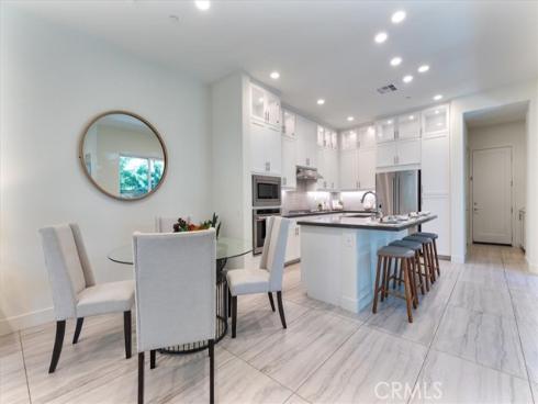 209 Paramount , Irvine, CA