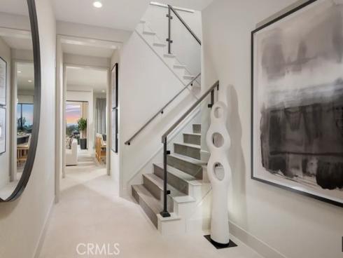 453 Treeline , Irvine, CA