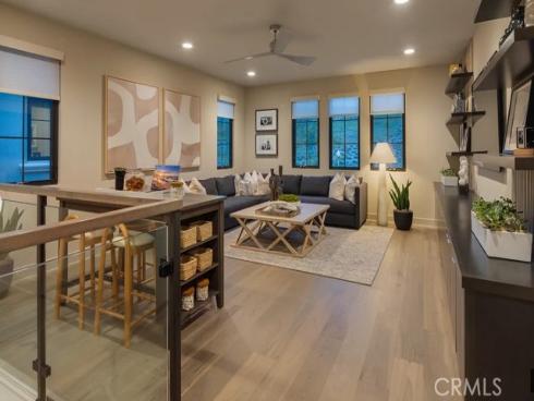 453 Treeline , Irvine, CA