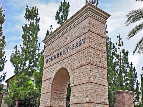 50  Hedge Bloom  , Irvine, CA