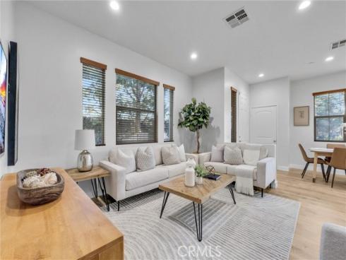 50 Hedge Bloom , Irvine, CA