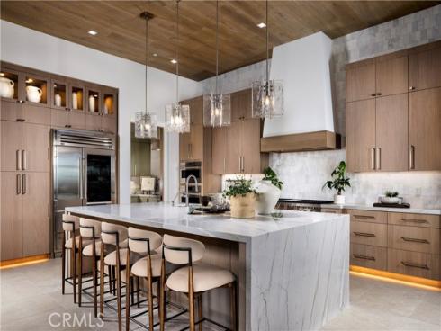 564 Peninsula , Irvine, CA