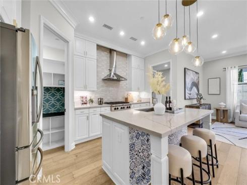 61 Acorn Glen , Irvine, CA