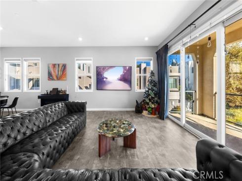 115 Frame , Irvine, CA